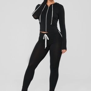 Zip Through The Game Lounge Set - Black